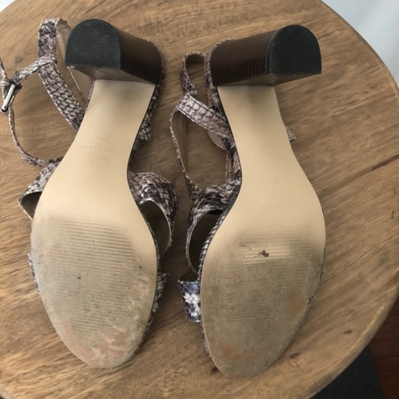 Ann Taylor Factory Faux Snakeskin Strappy Block Heel Sandals - Size 7.5 M - Picture 9 of 10
